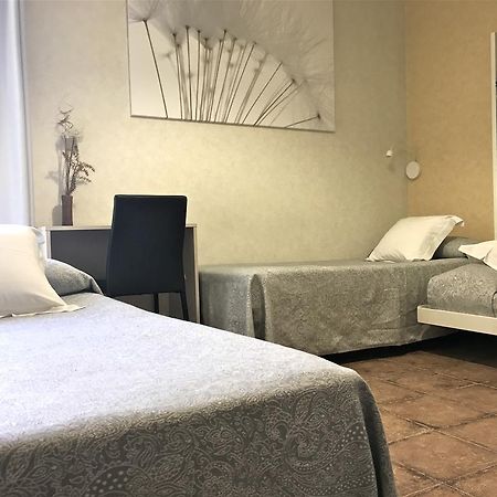 Pension Mariluz Barcelona Luaran gambar