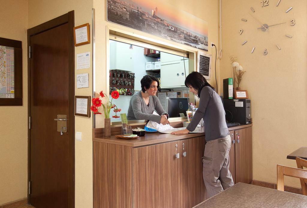 Pension Mariluz Barcelona Luaran gambar