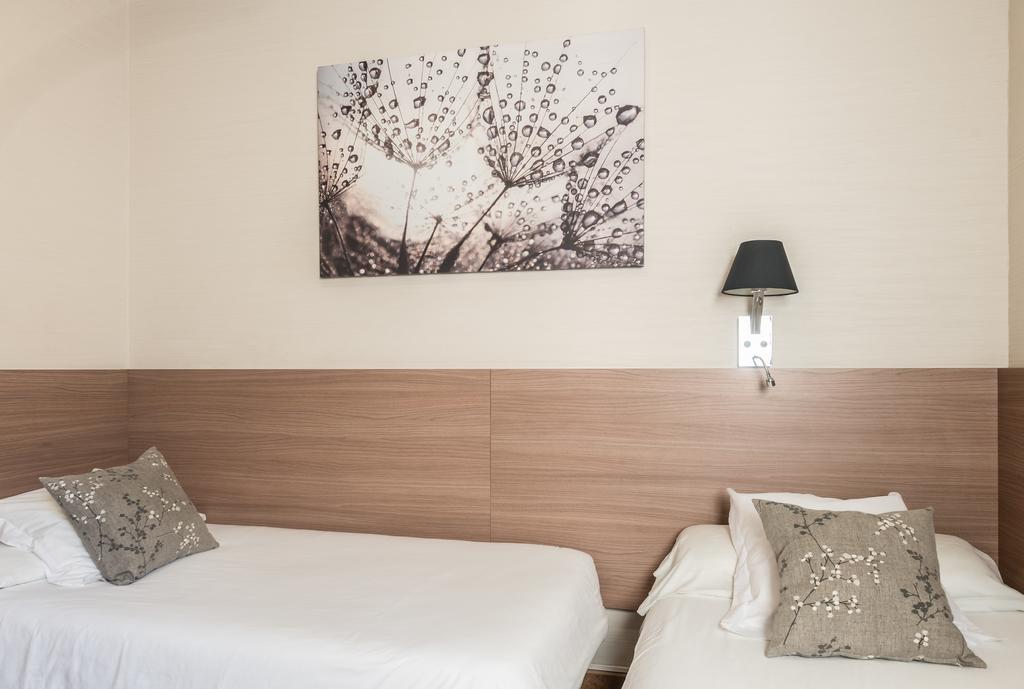 Pension Mariluz Barcelona Luaran gambar