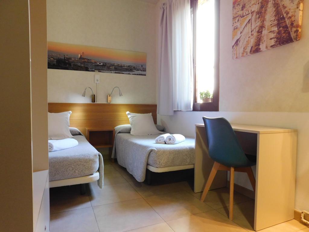 Pension Mariluz Barcelona Luaran gambar