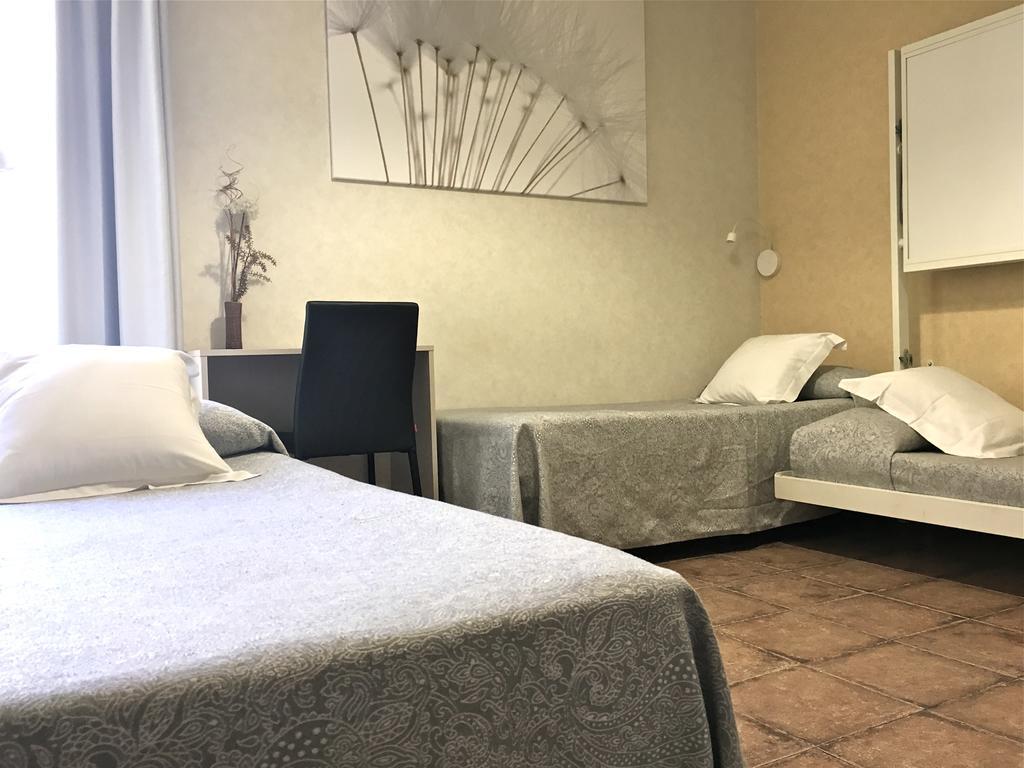 Pension Mariluz Barcelona Luaran gambar