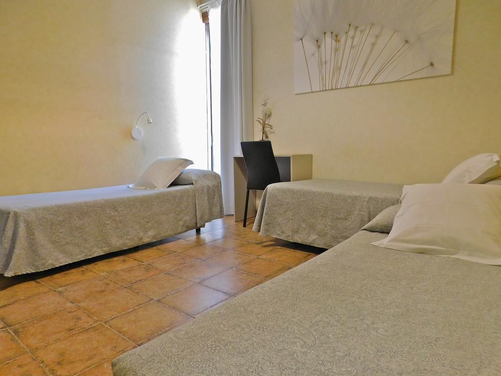 Pension Mariluz Barcelona Luaran gambar