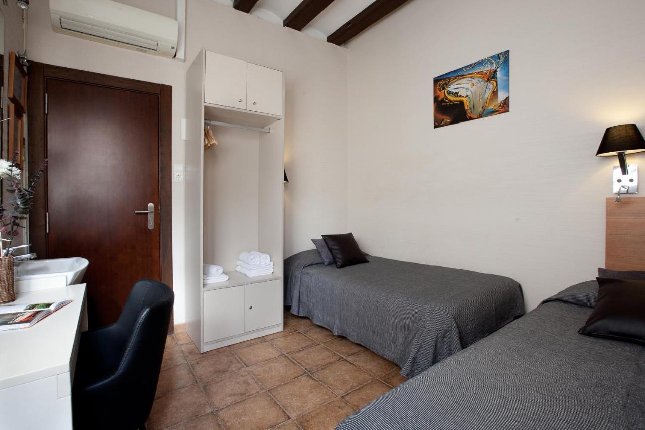Pension Mariluz Barcelona Luaran gambar